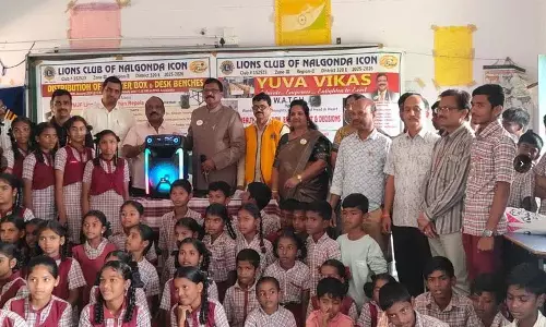 लायंस क्लब ऑफ आइकॉन नलगोंडा ने ZP हाई स्कूल को स्पीकर बॉक्स दान किया