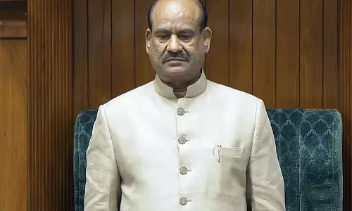 Om Birla ने कहा कि बजट सत्र से लोकसभा में सदस्यों की उपस्थिति सदन में उनकी सीटों से दर्ज की जाएगी Om Birla ने कहा कि बजट सत्र से लोकसभा में सदस्यों की उपस्थिति सदन में उनकी सीटों से दर्ज की जाएगी