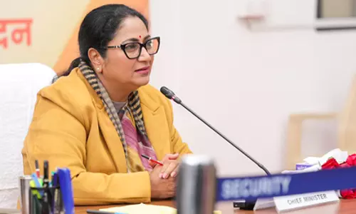दिल्ली CM ने बवाना इंडस्ट्रियल एरिया में बड़े फैसिलिटी सेंटर की घोषणा की दिल्ली CM ने बवाना इंडस्ट्रियल एरिया में बड़े फैसिलिटी सेंटर की घोषणा की