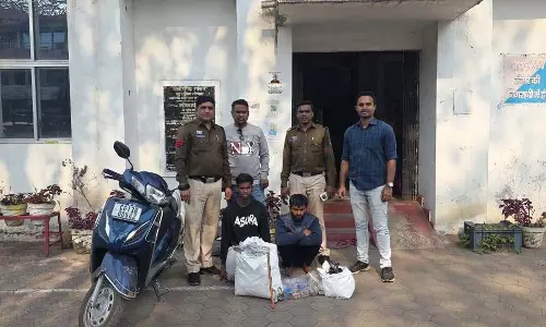 पान दुकान में चोरी: दो शातिर चोर गिरफ्तार पान दुकान में चोरी: दो शातिर चोर गिरफ्तार