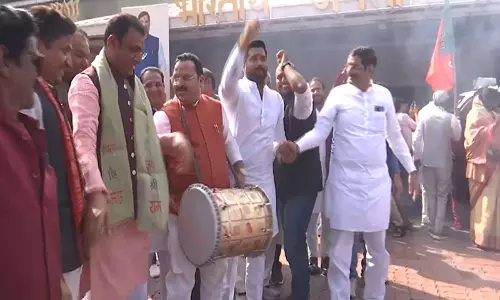 BJP कार्यकर्ताओं ने नितिन नबीन के राष्ट्रीय अध्यक्ष के रूप में कार्यभार संभालने का जश्न मनाया
