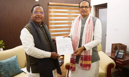 केंद्रीय कृषिमंत्री शिवराज चौहान से मिले राम विचार नेताम