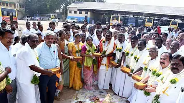 ओपीएस को AIADMK में शामिल करने पर फैसला एडप्पादी पलानीस्वामी करेंगे: Sellur Raju ओपीएस को AIADMK में शामिल करने पर फैसला एडप्पादी पलानीस्वामी करेंगे: Sellur Raju
