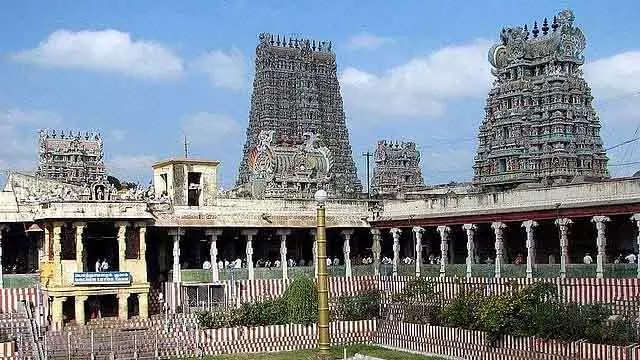 Meenakshi सुंदरेश्वर मंदिर में थेप्पम उत्सव का झंडा कल फहराया जाएगा Meenakshi सुंदरेश्वर मंदिर में थेप्पम उत्सव का झंडा कल फहराया जाएगा