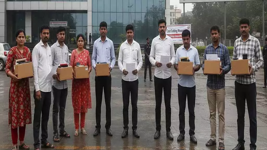 भोपाल में कॉस्ट-कटिंग के बीच MP मेट्रो रेल कॉर्पोरेशन में छंटनी; 9 कर्मचारियों को हटाया गया भोपाल में कॉस्ट-कटिंग के बीच MP मेट्रो रेल कॉर्पोरेशन में छंटनी; 9 कर्मचारियों को हटाया गया