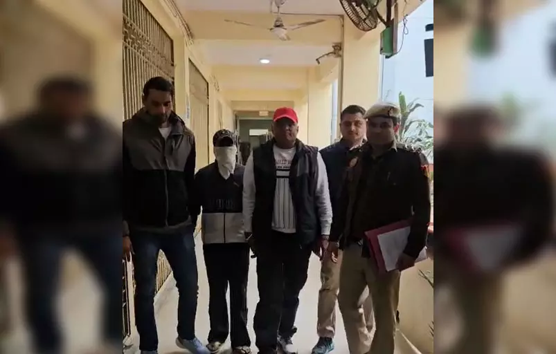 लूट और चाकूबाजी के मामले में आरोपी गिरफ्तार, 150 CCTV फुटेज की हुई जांच लूट और चाकूबाजी के मामले में आरोपी गिरफ्तार, 150 CCTV फुटेज की हुई जांच