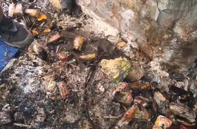 Jammu Kashmir: बाजार में लगी भयानक आग, अफरा-तफरी का माहौल Jammu Kashmir: बाजार में लगी भयानक आग, अफरा-तफरी का माहौल