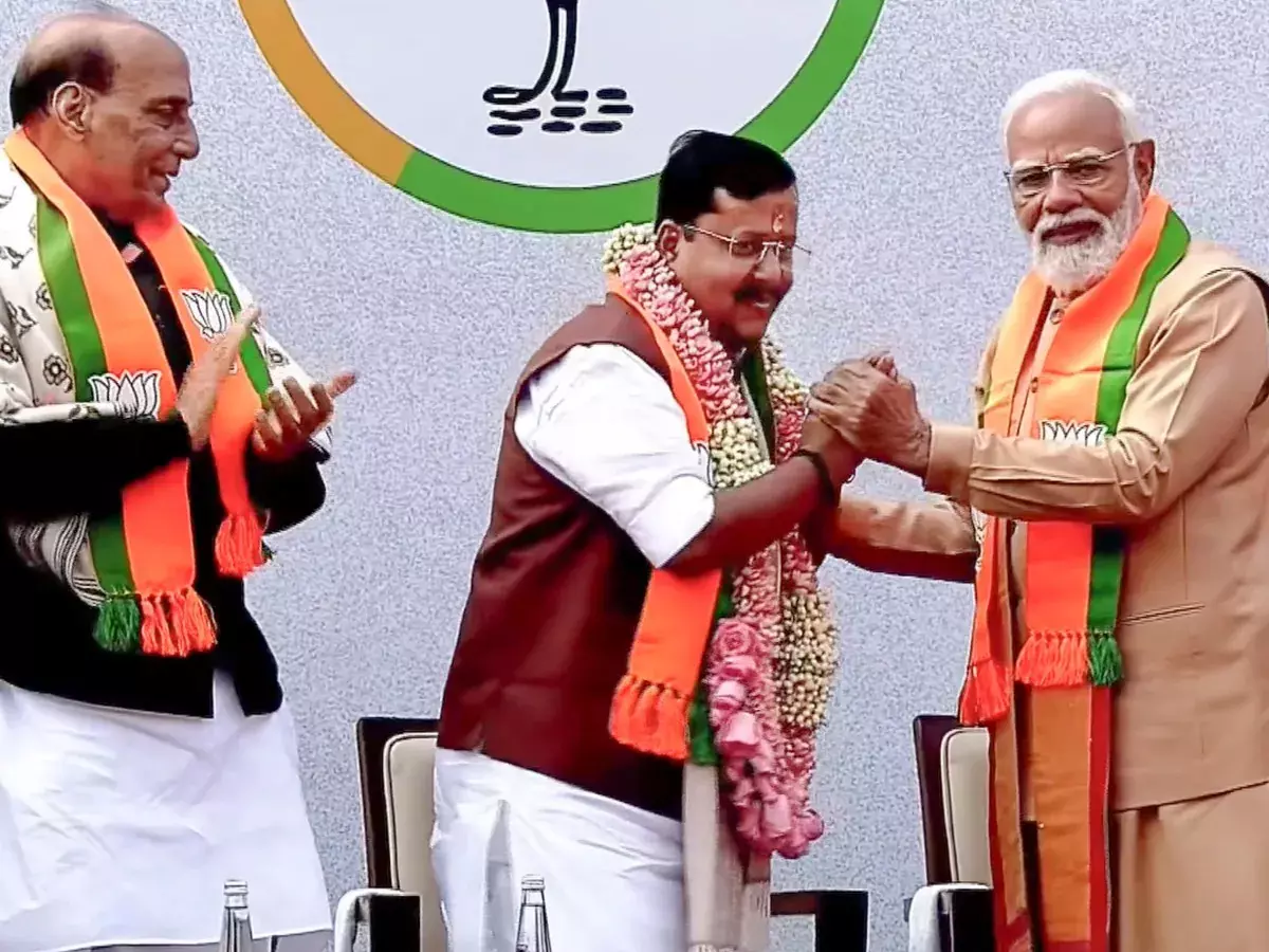 पीएम मोदी ने खुद को कार्यकर्ता और नितिन नबीन को बताया अपना BOSS पीएम मोदी ने खुद को कार्यकर्ता और नितिन नबीन को बताया अपना BOSS