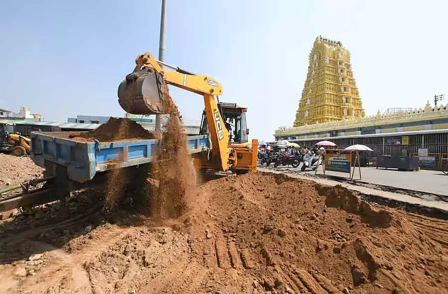 Mysuru : चामुंडी हिल्स में प्रसाद प्रोजेक्ट का विरोध Mysuru : चामुंडी हिल्स में प्रसाद प्रोजेक्ट का विरोध