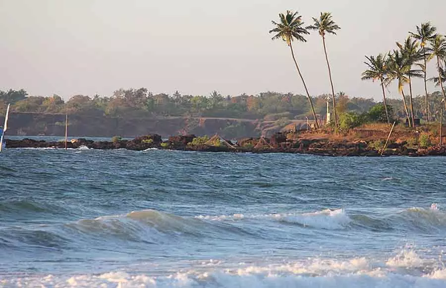Gokarna : समुद्र में डूबने से विदेशी महिला की मौत Gokarna : समुद्र में डूबने से विदेशी महिला की मौत