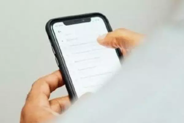 Smartphone उपयोग को लेकर अमेरिकी सांसद की चिंता Smartphone उपयोग को लेकर अमेरिकी सांसद की चिंता