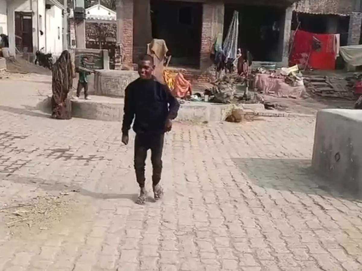 Ghazipur: बुखार के बाद अचानक बढ़ी दिव्यांगों की संख्या Ghazipur: बुखार के बाद अचानक बढ़ी दिव्यांगों की संख्या
