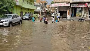 Farrukhabad: गंगानगर में नाले के पास लोगों को सतर्क रहने की हिदायत Farrukhabad: गंगानगर में नाले के पास लोगों को सतर्क रहने की हिदायत