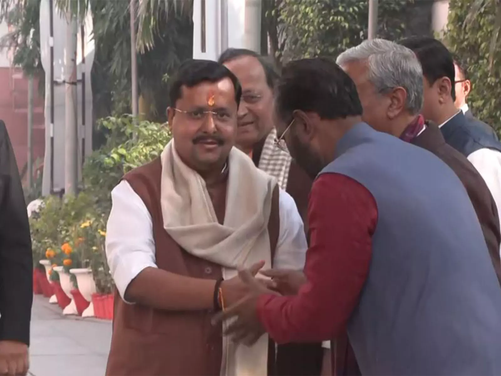 नितिन नबीन BJP के राष्ट्रीय अध्यक्ष के रूप में कार्यभार संभालने से पहले भाजपा मुख्यालय पहुंचे नितिन नबीन BJP के राष्ट्रीय अध्यक्ष के रूप में कार्यभार संभालने से पहले भाजपा मुख्यालय पहुंचे