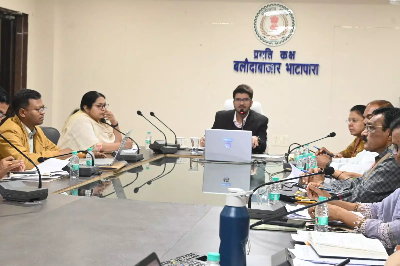 भौतिक सत्यापन उपरांत ही टोकन अनुसार किसानों से धान खरीदी हो : कलेक्टर भौतिक सत्यापन उपरांत ही टोकन अनुसार किसानों से धान खरीदी हो : कलेक्टर
