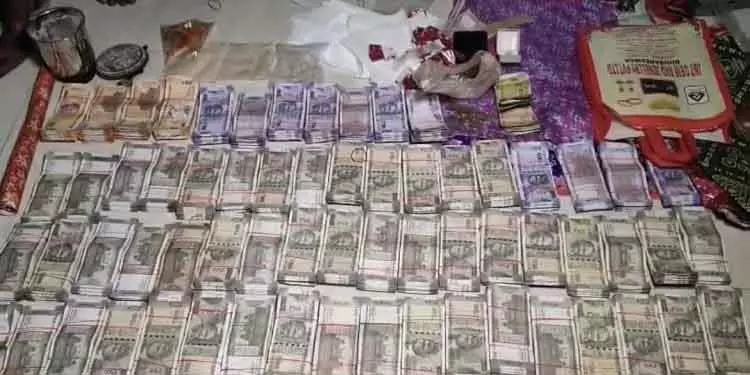 Angul: 30 ग्राम ब्राउन शुगर, 26 लाख रुपये जब्त Angul: 30 ग्राम ब्राउन शुगर, 26 लाख रुपये जब्त