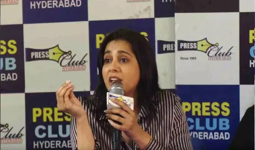 आवारा कुत्तों के मुद्दे पर Rashmi Gautam भावुक हो गईं आवारा कुत्तों के मुद्दे पर Rashmi Gautam भावुक हो गईं