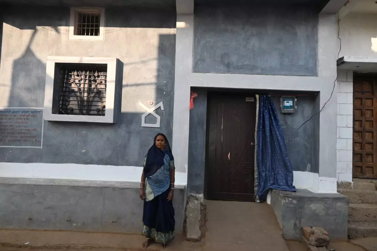 पीएम आवास योजना से संवरी कसियारा की साधो बाई की गृहस्थी पीएम आवास योजना से संवरी कसियारा की साधो बाई की गृहस्थी