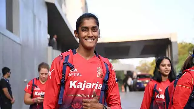 गुजरात जायंट्स पर जीत; हार्दिक पांड्या ने RCB खिलाड़ी को वीडियो मैसेज भेजा गुजरात जायंट्स पर जीत; हार्दिक पांड्या ने RCB खिलाड़ी को वीडियो मैसेज भेजा