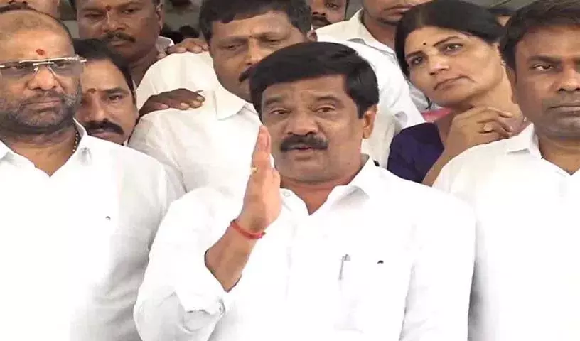हम केसीआर के सिपाही हैं.. हम डरते नहीं हैं: Vemula Prashanth Reddy हम केसीआर के सिपाही हैं.. हम डरते नहीं हैं: Vemula Prashanth Reddy