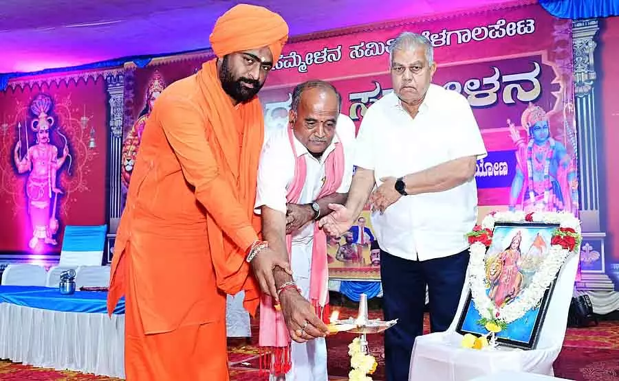 धर्म और जाति के नाम पर भ्रम पैदा किया जा रहा है: Gurulinga Swamiji धर्म और जाति के नाम पर भ्रम पैदा किया जा रहा है: Gurulinga Swamiji