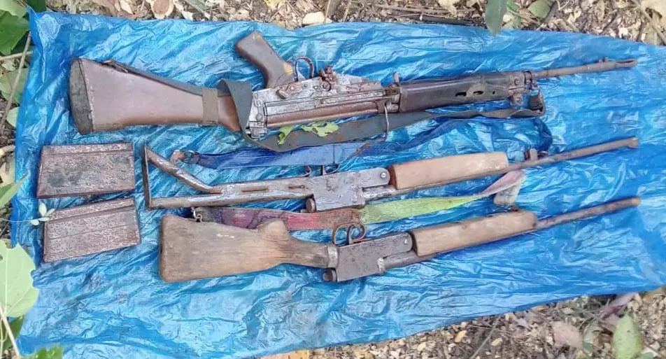 सरेंडर महिला नक्सली की निशानदेही पर बड़ी सफलता, माओवादियों का हथियार डम्प बरामद सरेंडर महिला नक्सली की निशानदेही पर बड़ी सफलता, माओवादियों का हथियार डम्प बरामद