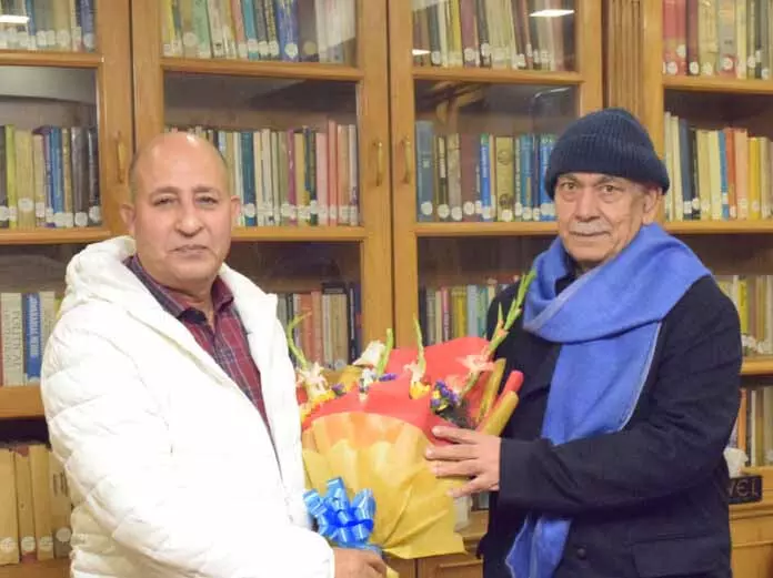 शाहीन, KCCI प्रतिनिधिमंडल ने एलजी से मुलाकात की शाहीन, KCCI प्रतिनिधिमंडल ने एलजी से मुलाकात की