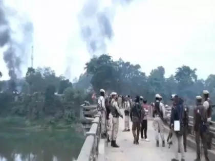 Assam: बढ़ते तनाव के बीच चिरांग जिले में इंटरनेट सेवाएं सस्पेंड कर दी गईं Assam: बढ़ते तनाव के बीच चिरांग जिले में इंटरनेट सेवाएं सस्पेंड कर दी गईं