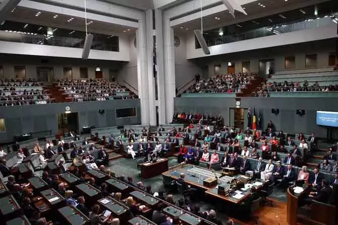 Australia में ऐतिहासिक गन कंट्रोल बिल पास: मास शूटिंग के बाद सरकार का बड़ा एक्शन Australia में ऐतिहासिक गन कंट्रोल बिल पास: मास शूटिंग के बाद सरकार का बड़ा एक्शन