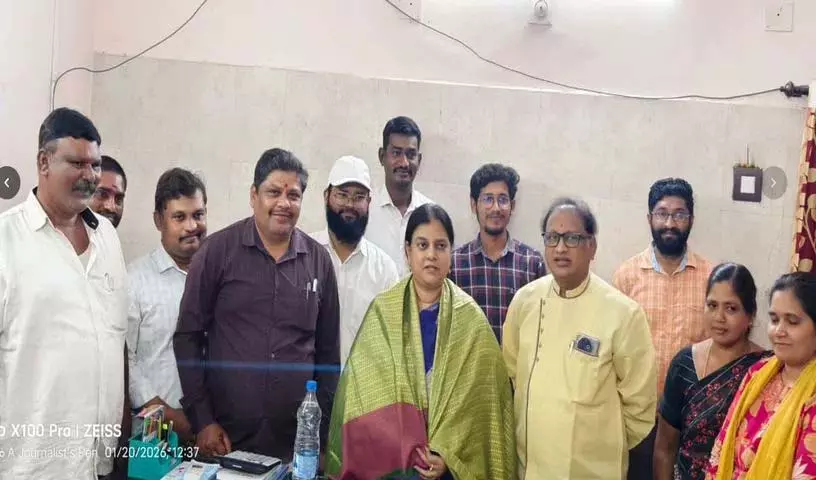 Telangana पंचायत राज फोर्थ क्लास एम्प्लॉइज एसोसिएशन के प्रेसिडेंट ने प्रमोशन की मांग की Telangana पंचायत राज फोर्थ क्लास एम्प्लॉइज एसोसिएशन के प्रेसिडेंट ने प्रमोशन की मांग की