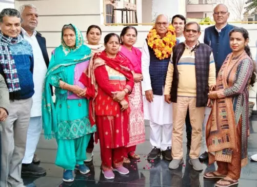 Bhiwani: कांग्रेस शहरी में नव नियुक्त कोषाध्यक्ष बलवीर सरोहा का स्वागत Bhiwani: कांग्रेस शहरी में नव नियुक्त कोषाध्यक्ष बलवीर सरोहा का स्वागत