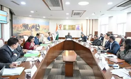 भूपेंद्र यादव ने एनसीआर शहरों में वायु प्रदूषण पर सख्त एक्शन प्लान की समीक्षा की भूपेंद्र यादव ने एनसीआर शहरों में वायु प्रदूषण पर सख्त एक्शन प्लान की समीक्षा की