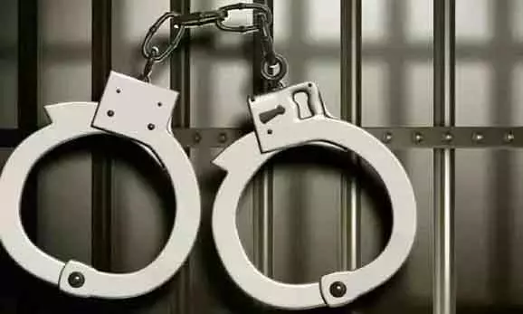 मेडचल में Drug रैकेट का भंडाफोड़: भारी मात्रा में हशीश ऑयल और गांजा ज़ब्त, 8 गिरफ्तार मेडचल में Drug रैकेट का भंडाफोड़: भारी मात्रा में हशीश ऑयल और गांजा ज़ब्त, 8 गिरफ्तार