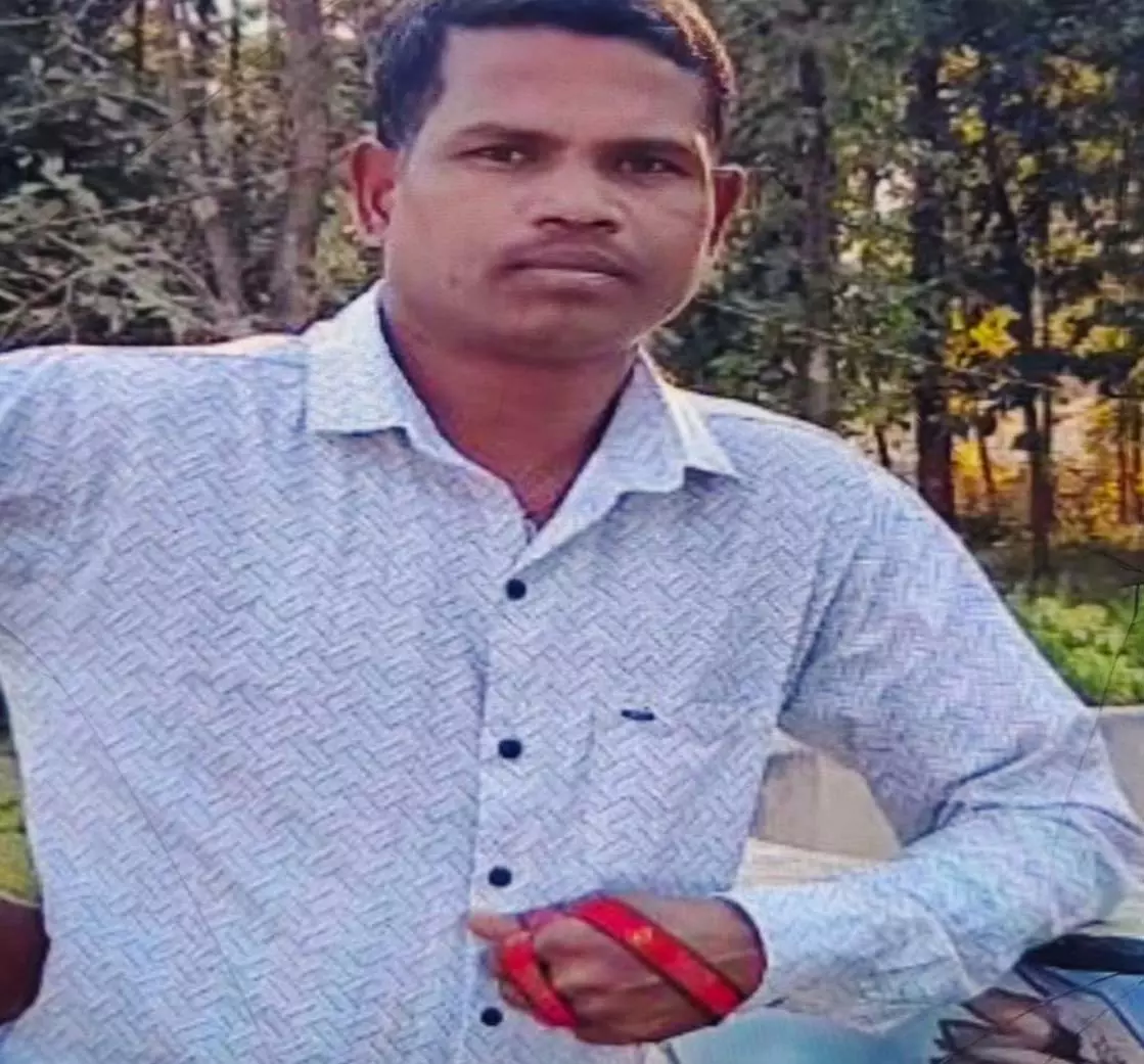 CG BREAKING: बीजापुर में नक्सलियों ने की पूर्व सरपंच भीमा मडकम की हत्या CG BREAKING: बीजापुर में नक्सलियों ने की पूर्व सरपंच भीमा मडकम की हत्या
