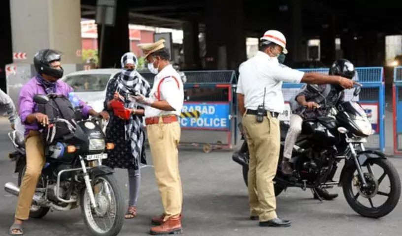 चालान वसूली पर HC की रोक: वाहन चालकों को मजबूर नहीं कर सकती पुलिस