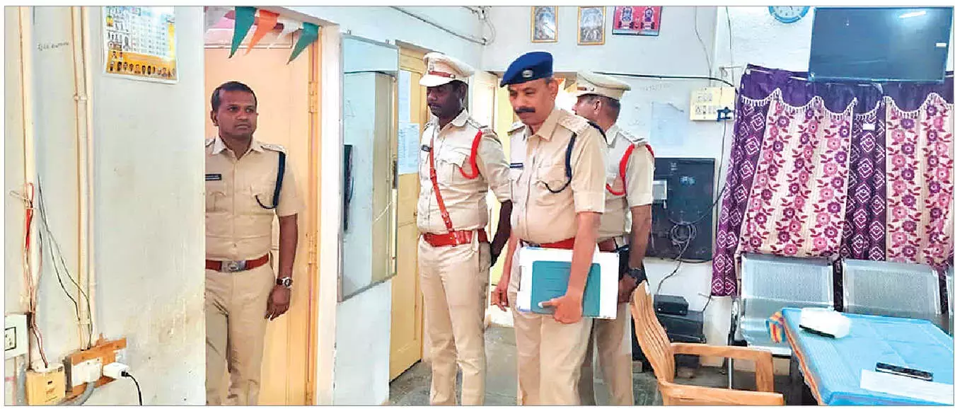 ड्यूटी में कोई ढिलाई नहीं, भ्रष्टाचार के प्रति ज़ीरो टॉलरेंस: SP ड्यूटी में कोई ढिलाई नहीं, भ्रष्टाचार के प्रति ज़ीरो टॉलरेंस: SP