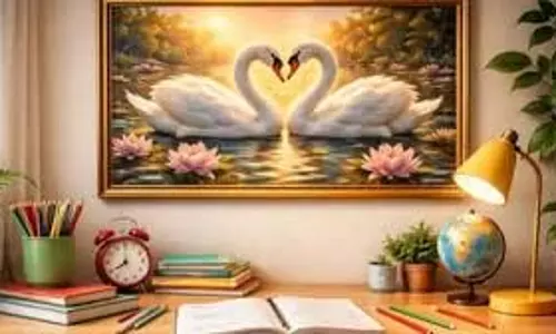 Vastu Shastra: बच्चों की स्टडी टेबल के पास लगाएं हंसों के जोड़े की तस्वीर, पढ़ने में हो जाएंगे अव्वल