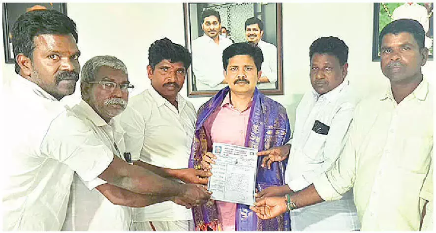 Andhra: पुलिकट के मछुआरे अंतर-राज्यीय जल विवाद का समाधान चाहते हैं Andhra: पुलिकट के मछुआरे अंतर-राज्यीय जल विवाद का समाधान चाहते हैं