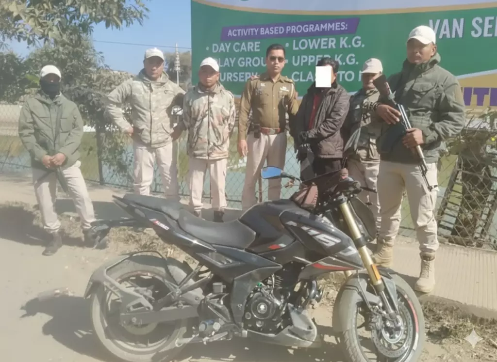 Manipur पुलिस ने इंफाल में NSCN (IM) कैडर को गिरफ्तार किया Manipur पुलिस ने इंफाल में NSCN (IM) कैडर को गिरफ्तार किया