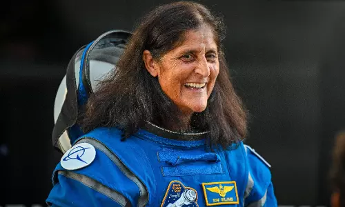 Sunita Williams: अंतरिक्ष की उड़ान भरने वाली सुनीता विलियम्स नासा से हुईं रिटायर, 27 साल के शानदार स्पेस करियर को किया खत्म Sunita Williams: अंतरिक्ष की उड़ान भरने वाली सुनीता विलियम्स नासा से हुईं रिटायर, 27 साल के शानदार स्पेस करियर को किया खत्म