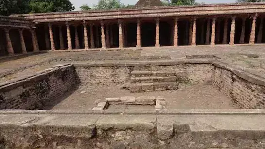 Dhar: सुप्रीम कोर्ट में पहुंचा धार भोजशाला विवाद Dhar: सुप्रीम कोर्ट में पहुंचा धार भोजशाला विवाद