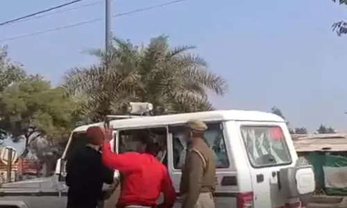 SDM साहब इन दिनों खबरों में हैं...विवादित मामला सामने आया SDM साहब इन दिनों खबरों में हैं...विवादित मामला सामने आया
