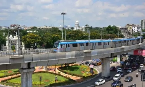 Hyderabad मेट्रो फेज-2 को लेकर तेलंगाना की केंद्र से बातचीत Hyderabad मेट्रो फेज-2 को लेकर तेलंगाना की केंद्र से बातचीत
