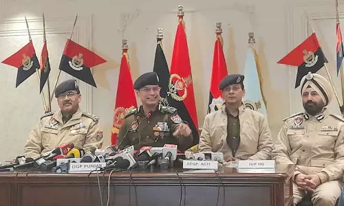 Punjab Police ने विदेश और राज्य में गैंगस्टर गतिविधियों पर नकेल कसने के लिए ऑपरेशन प्रहार शुरू Punjab Police ने विदेश और राज्य में गैंगस्टर गतिविधियों पर नकेल कसने के लिए ऑपरेशन प्रहार शुरू