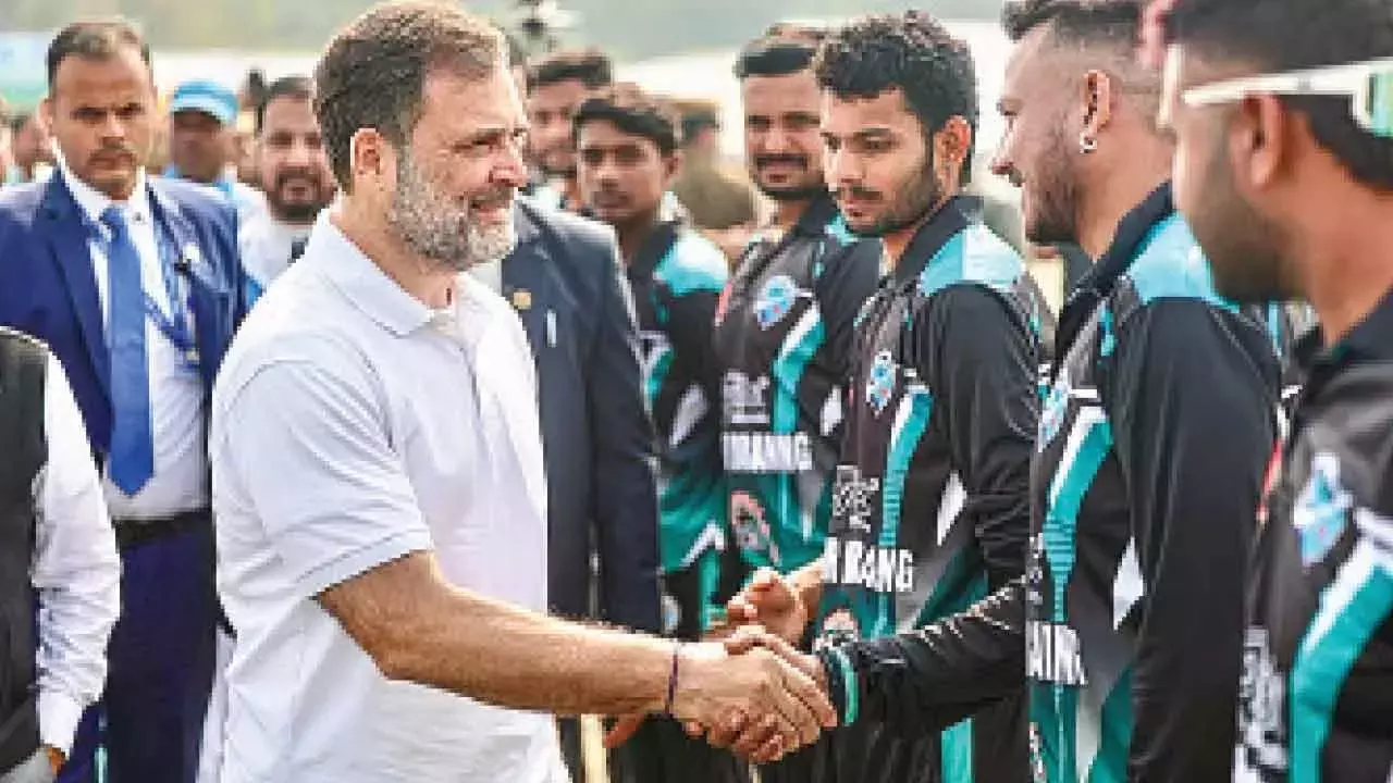 Rahul ने शुक्ला को फोन किया, रायबरेली में क्रिकेट अकादमी खोलने की मांग की Rahul ने शुक्ला को फोन किया, रायबरेली में क्रिकेट अकादमी खोलने की मांग की
