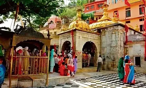 हनुमानगढ़ में LED स्क्रीन के माध्यम से माता चिंतपूर्णी के लाइव दर्शन हनुमानगढ़ में LED स्क्रीन के माध्यम से माता चिंतपूर्णी के लाइव दर्शन