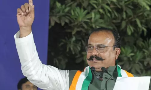 Maharashtra कांग्रेस में दरार: लीडरशिप चुनने को लेकर वडेट्टीवार और धनोरकर में अनबन Maharashtra कांग्रेस में दरार: लीडरशिप चुनने को लेकर वडेट्टीवार और धनोरकर में अनबन