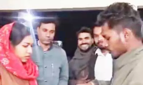 थक गए परिजन मनाते-मनाते, प्रेमी जोड़ों ने थाने में शादी की