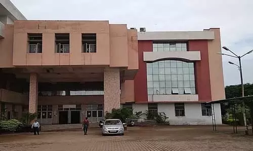 दंत चिकित्सा छात्रों का स्टाइपेंड समानता के लिए 7 दिनों से हड़ताल जारी दंत चिकित्सा छात्रों का स्टाइपेंड समानता के लिए 7 दिनों से हड़ताल जारी