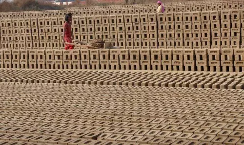 मिलावट और सरकार की नाकामी ईंट-भट्ठा उद्योग को बर्बादी की कगार पर ले जा रही है: Association मिलावट और सरकार की नाकामी ईंट-भट्ठा उद्योग को बर्बादी की कगार पर ले जा रही है: Association
